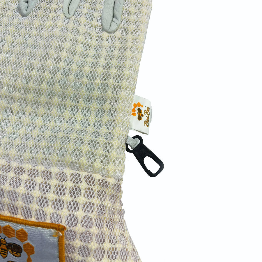 Ventilated beekeeping gloves breathable mesh with leather grip

Beekeeping gloves with long cuff and adjustable wrist closure

Sting resistant beekeeping gloves with durable leather palm

Lightweight ventilated beekeeper gloves for hot weather